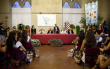 Tappa a Pistoia del pullman della Bellezza in movimento di Miss Italia 2011 | Il saluto del Sindaco Renzo Berti alle giovani miss