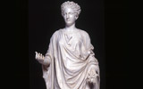 Flora capitolina, prima metà del II secolo d.C., marmo bianco di Carrara, h. 168 cm, Roma, Musei Capitolini, Archivio Fotografico dei Musei Capitolini