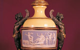 Manifattura delle Porcellane di Sèvres, Vaso, 1787, porcellana e bronzo dorato, 57 x 26 x 20 cm, Madrid, Palacio Real de Madrid, Patrimonio Nacional, © Patrimonio Nacional