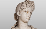 Filippo Della Valle (Firenze, 1698 - Roma, 1768), Busto femminile, circa 1750-1760, marmo bianco di Carrara, h. 60 cm (senza base), Firenze, Collezione Giovanni Pratesi, © Foto Pierluigi Siena