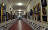 Il Corridoio Vasariano dopo il nuovo allestimento di 127 Autoritratti del Novecento provenienti dalle riserve degli Uffizi | da settembre 2013.