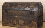 Cassone da viaggio<br>Francia, 1500 circa<br>Legno, ferro, cuoio<br>Parigi, Musée de Cluny
